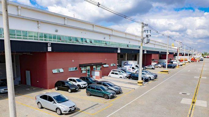 Vista dos Galpões estacionamento