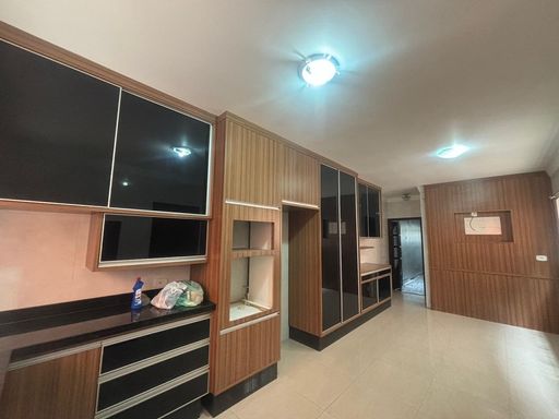 Cozinha com armários
