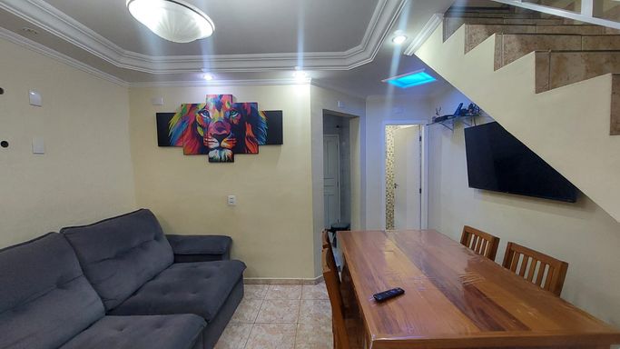 Sala com direto alto