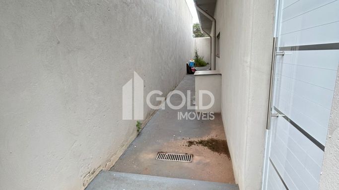 Corredor acesso ao fundo