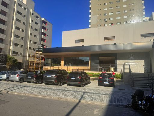 enfrente a padaria manuella