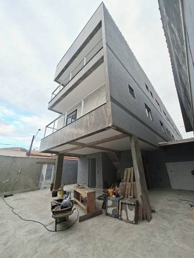 Casa 1 com varanda na sala e nos quartos