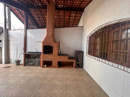 Churrasqueira com forno a lenha