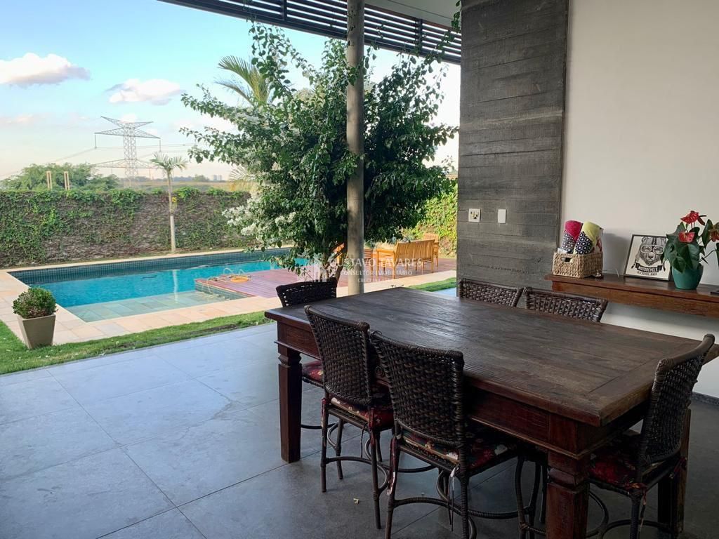 Casa de Condomínio à venda e aluguel com 4 quartos, 562m² - Foto 3