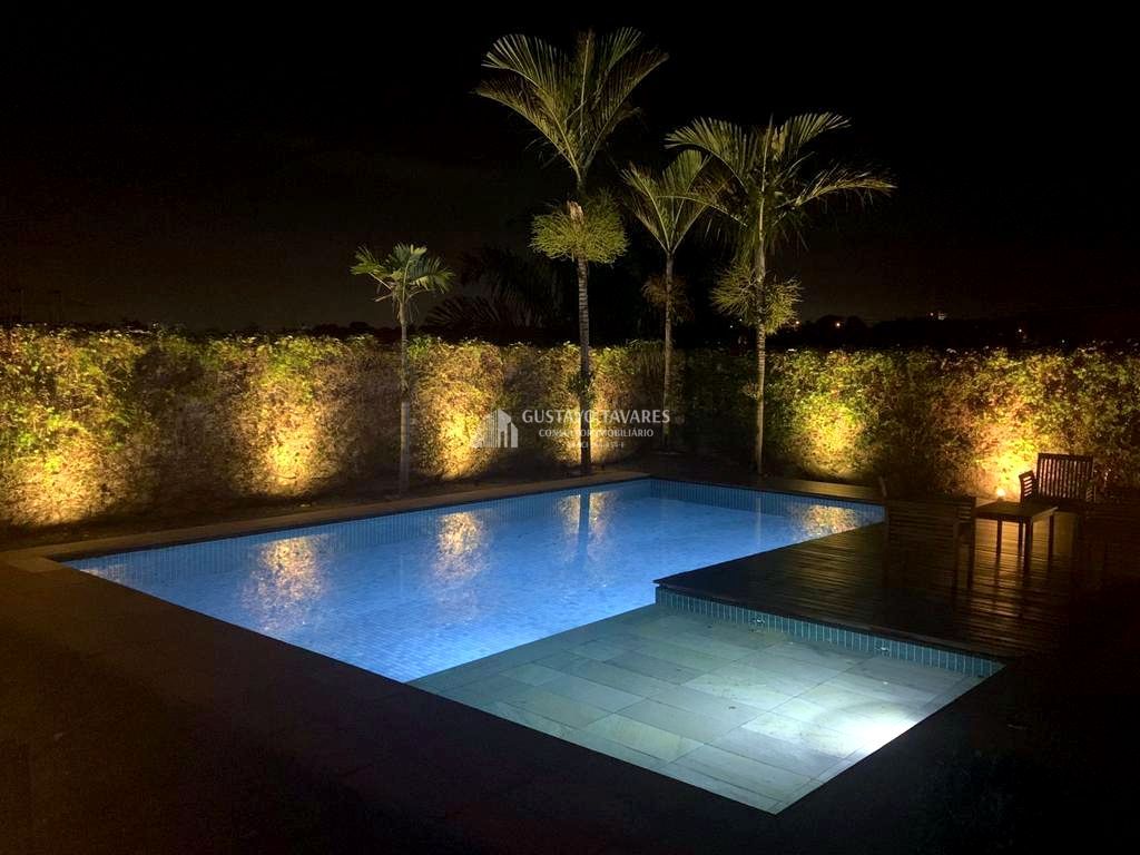 Casa de Condomínio à venda e aluguel com 4 quartos, 562m² - Foto 2