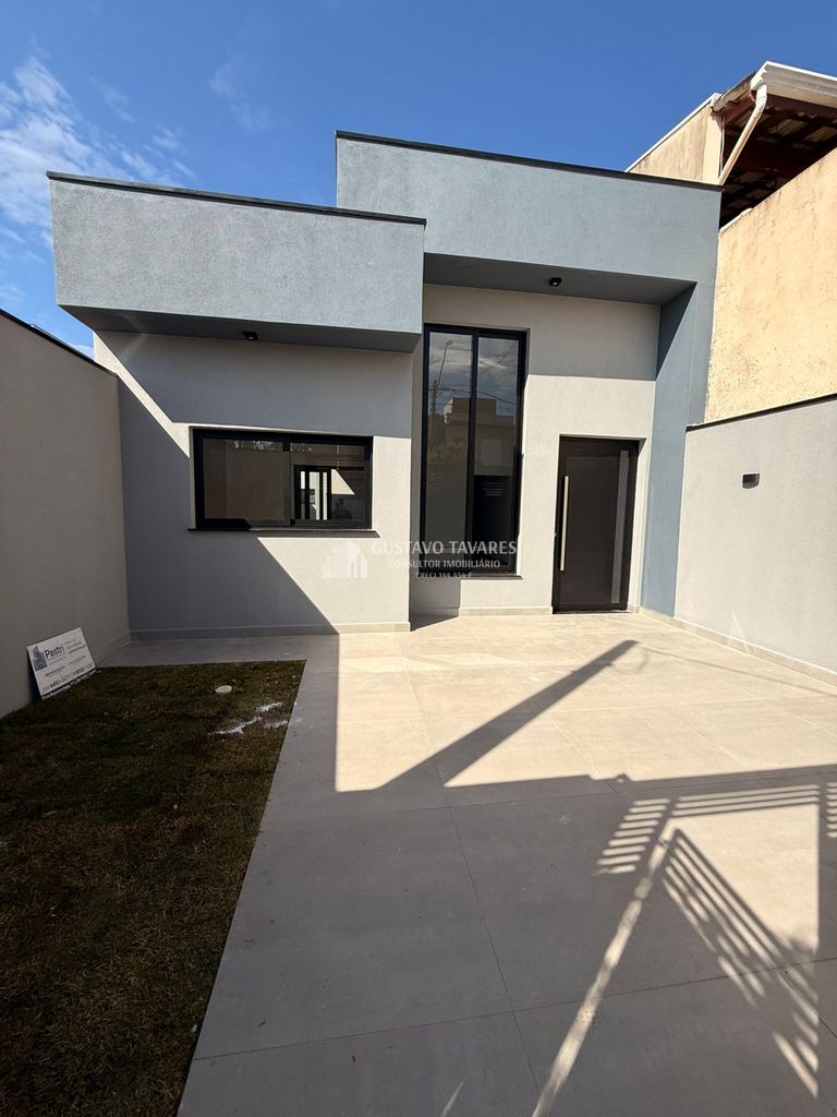 Casa à venda com 3 quartos, 83m² - Foto 1