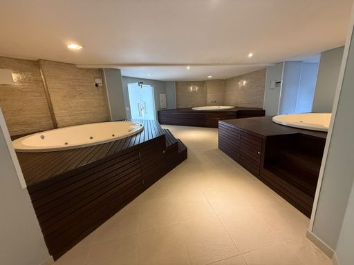 jacuzzi