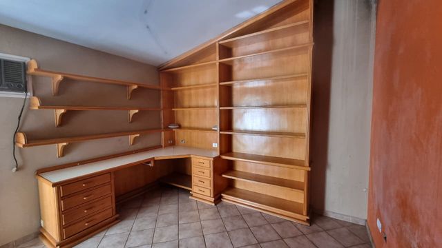 Outra vista escritório/biblioteca