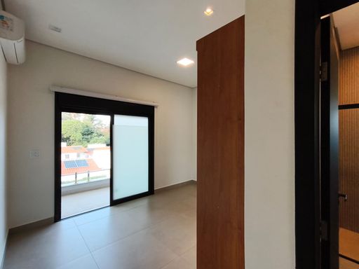 Acesso de entrada à 3ª suíte, piso superior
