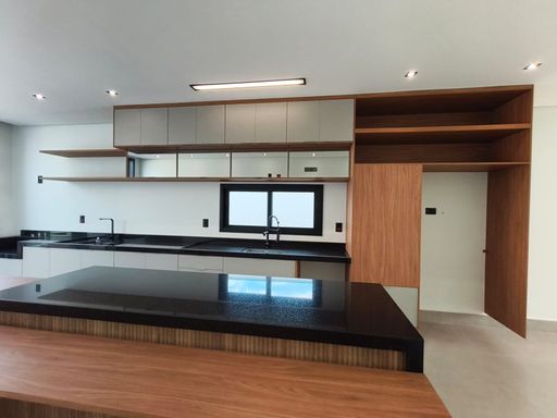 Vista frontal cozinha e bancada fria