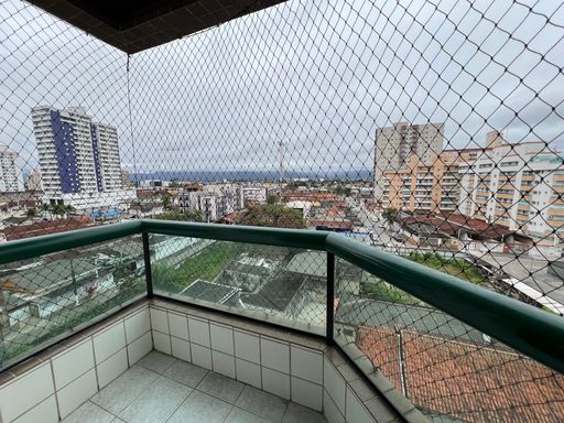 Sacada da sala com vista livre.