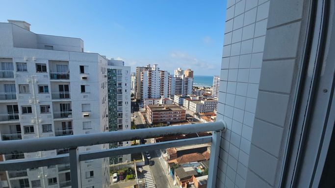 Sacada com vista para o mar.