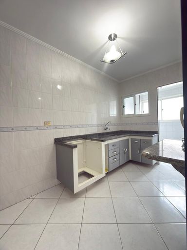 Cozinha com armários.