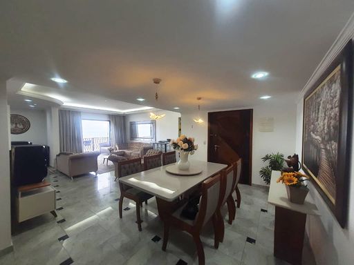 Sala espaçosa para 3 ambientes