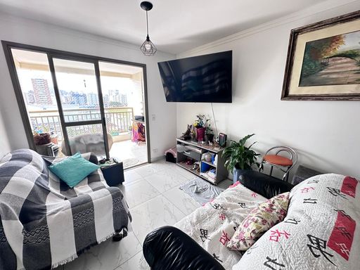 sala bem iluminada