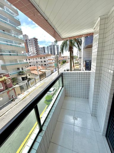 Sacada de frente para rua.