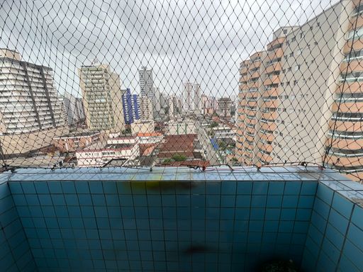 Sacada da sala com vista livre.