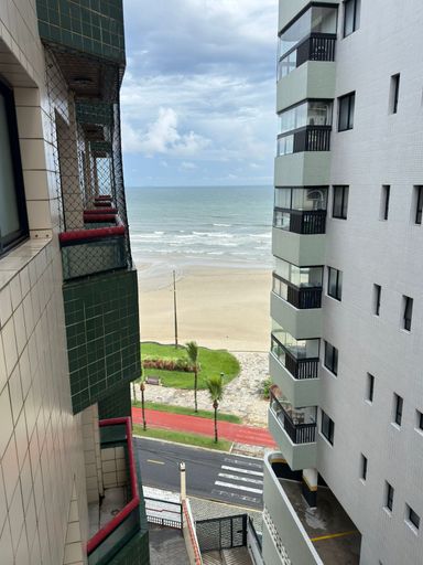 Vista para o mar da sacada do dormitório.