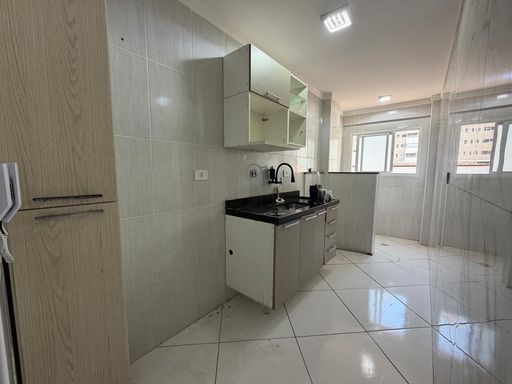 Cozinha espaçosa.