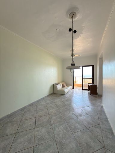 Sala ampla de 2 ambientes com sacada.