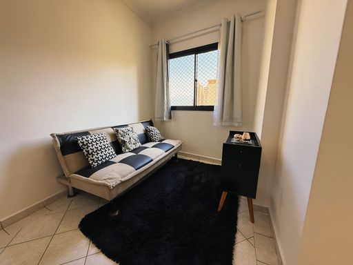 Sala ampla de 2 ambientes.