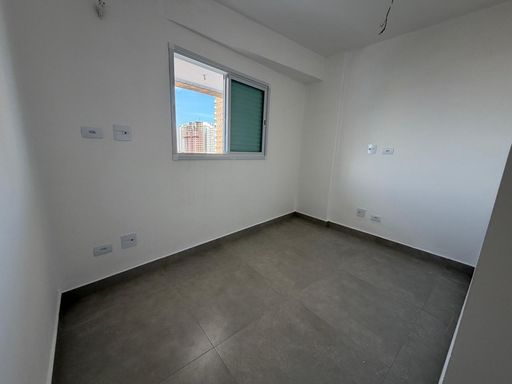 Suíte bem iluminado.