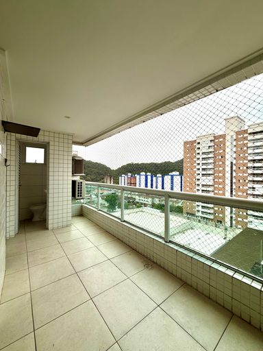Sacada gourmet com lavabo e vista livre.