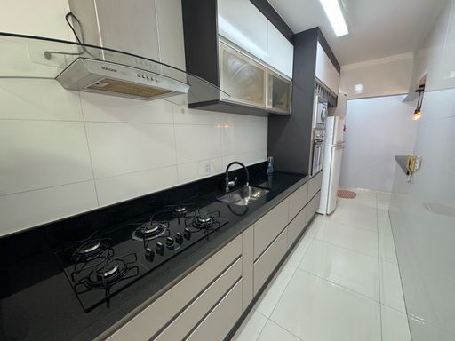 Cozinha americana planejada.