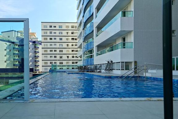 Piscina adulto e infantil.