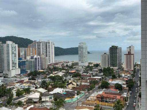 Vista para o mar da sacada gourmet.