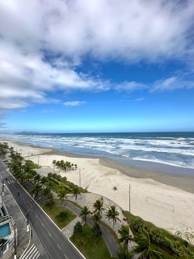 Vista para o mar da sacada gourmet.