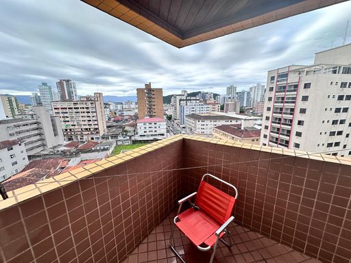 Sacada da sala com vista livre.