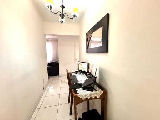 Entrada do apartamento.