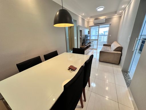 Sala de 2 ambientes.