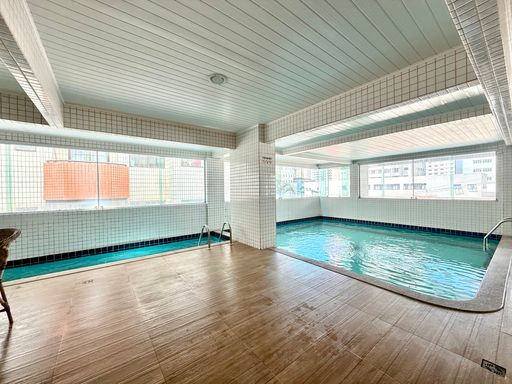 Piscina adulto e infantil.