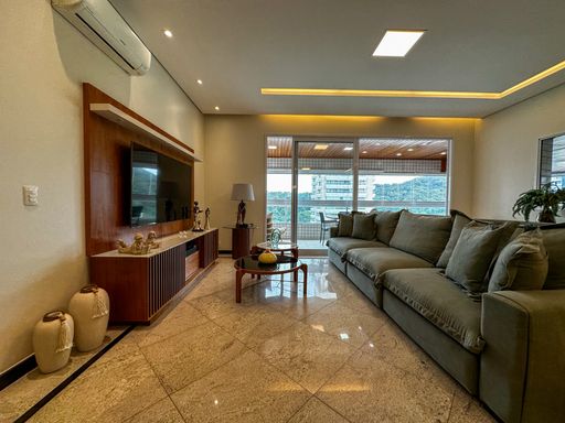 Sala ampla para 04 ambientes com ar-condicionado.