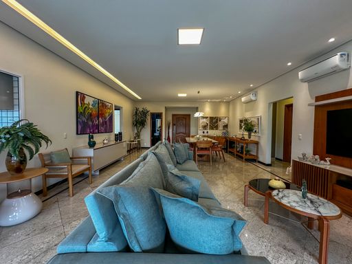 Sala ampla para 04 ambientes com ar-condicionado.