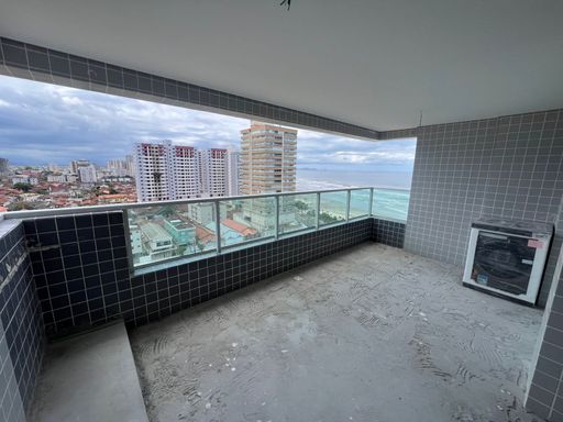 Sacada gourmet com vista para o mar.