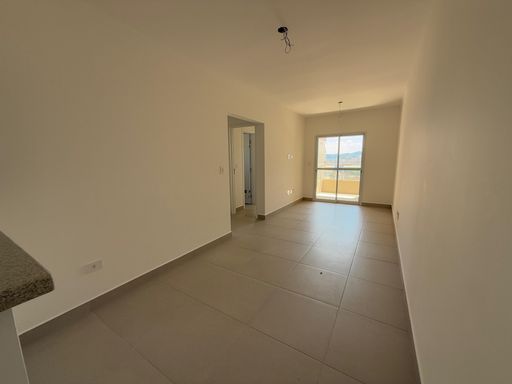 Sala ampla e bem iluminado de 2 ambientes
