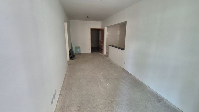 Sala de 2 ambientes com sacada gourmet.