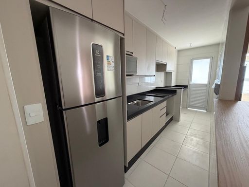 Cozinha americana planejada.