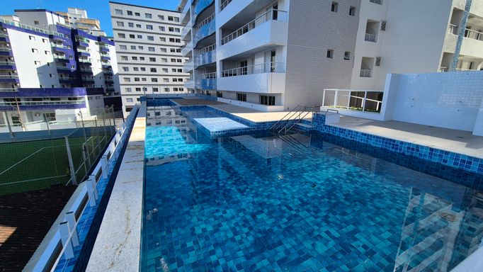 Piscina adulto e infantil.