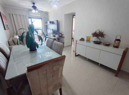 Sala ampla de 2 ambientes.