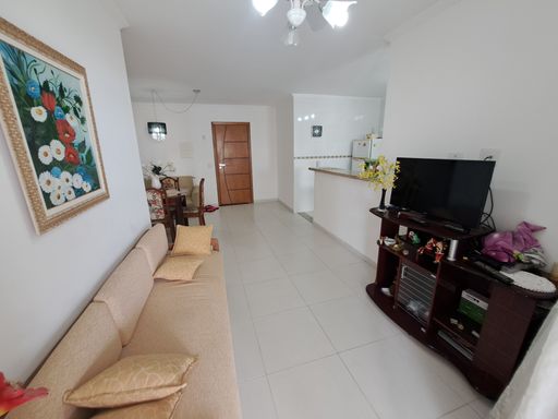 Sala ampla de 2 ambientes.