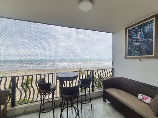 sacada com vista para o mar