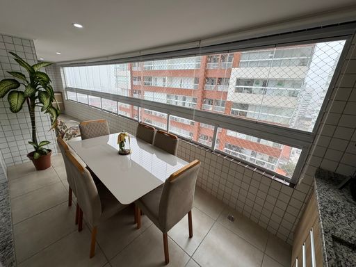 Sacada gourmet envidraçada.