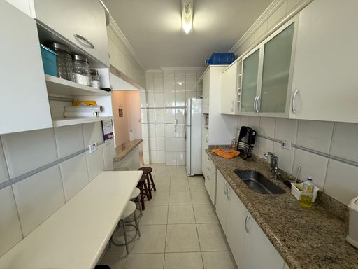 Cozinha americana planejada.