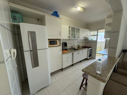 Cozinha americana planejada.