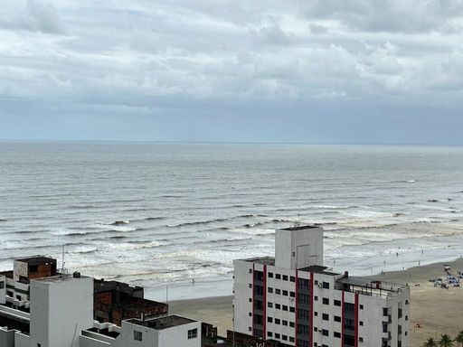Vista do mar da sacada gourmet.
