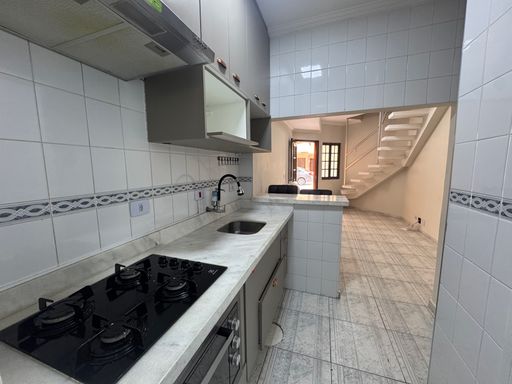 Cozinha americana planejada.